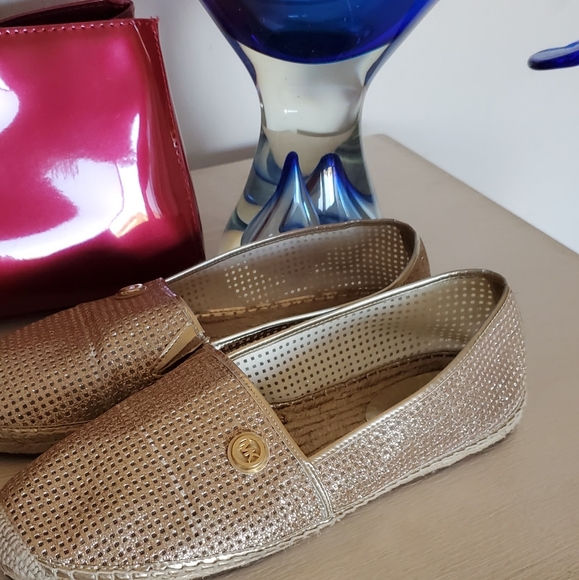 MICHAEL KORS GOLD ESPADRILLE FLATS - Picture 10 of 10